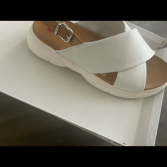 Sandals - Picture 5 of 7